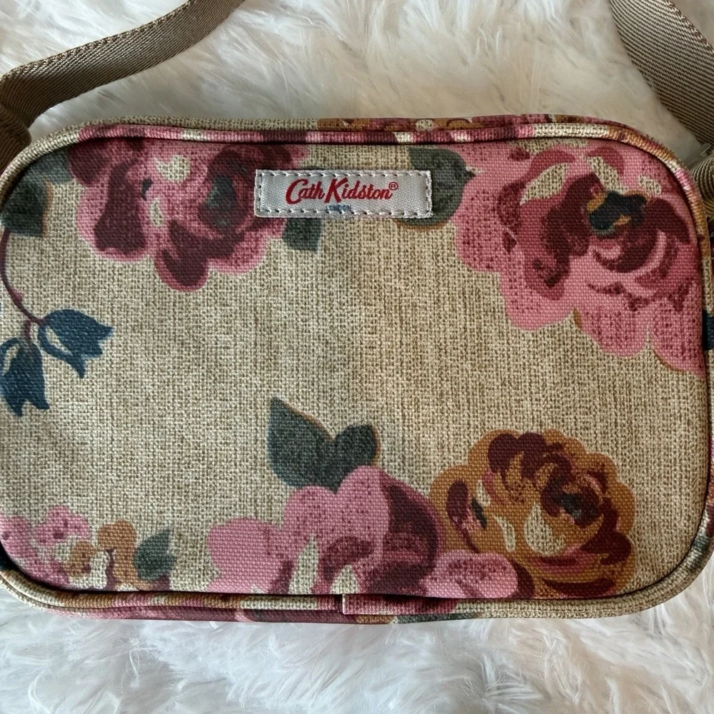 Cath Kidston crossbody bag in PVC, floral, cottage, garden, rose, romantic
